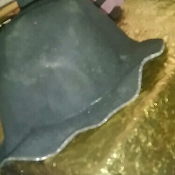 Hat - Picture 2 of 3